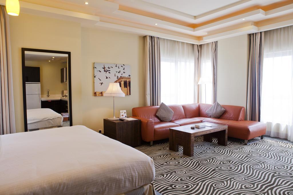 Al Raya Suites Hotel Манама Екстериор снимка