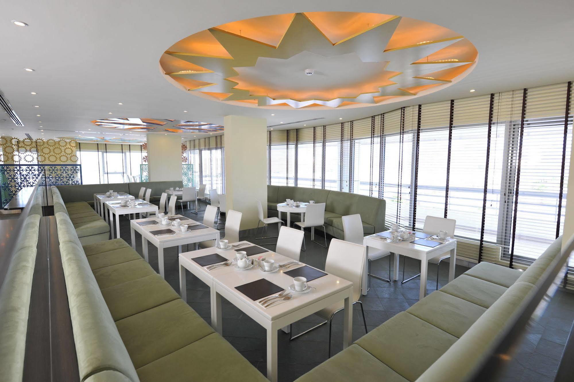 Al Raya Suites Hotel Манама Екстериор снимка