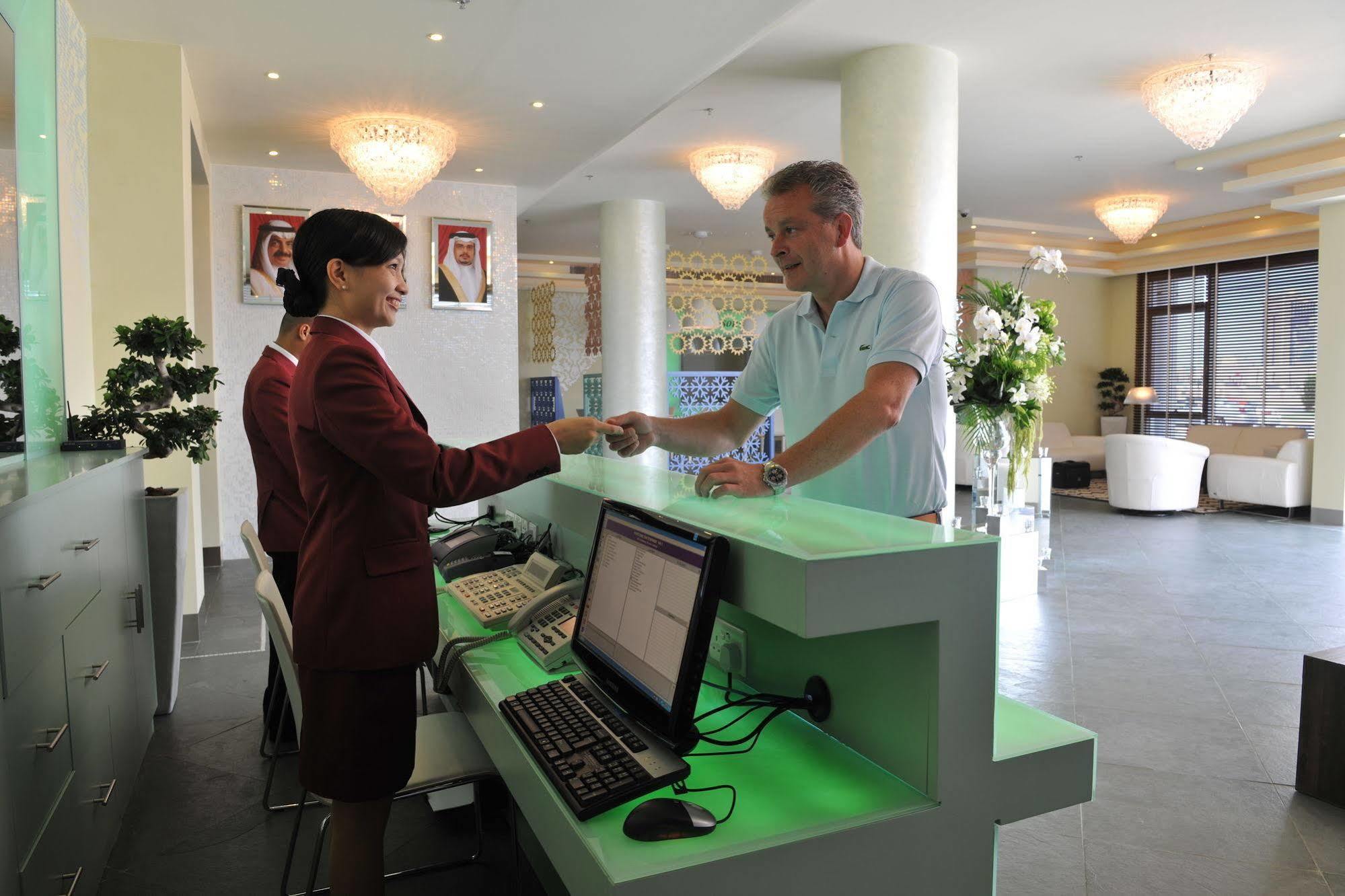 Al Raya Suites Hotel Манама Екстериор снимка